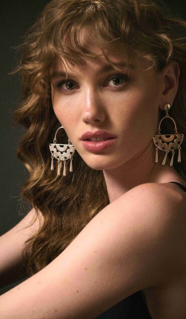 COSSETTE σκουλαρίκι ασημί έθνικ κρεμαστό με επάργυρα στοιχεία.