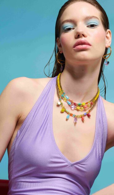 FIBULAE κολιέ με χρυσό αιματίτη και χρωματιστά κρύσταλλα.