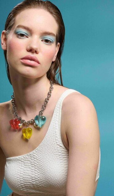 CITRUS κολίε με ατσάλινη αλυσίδα και ακρυλική διάφανη καρδιά.