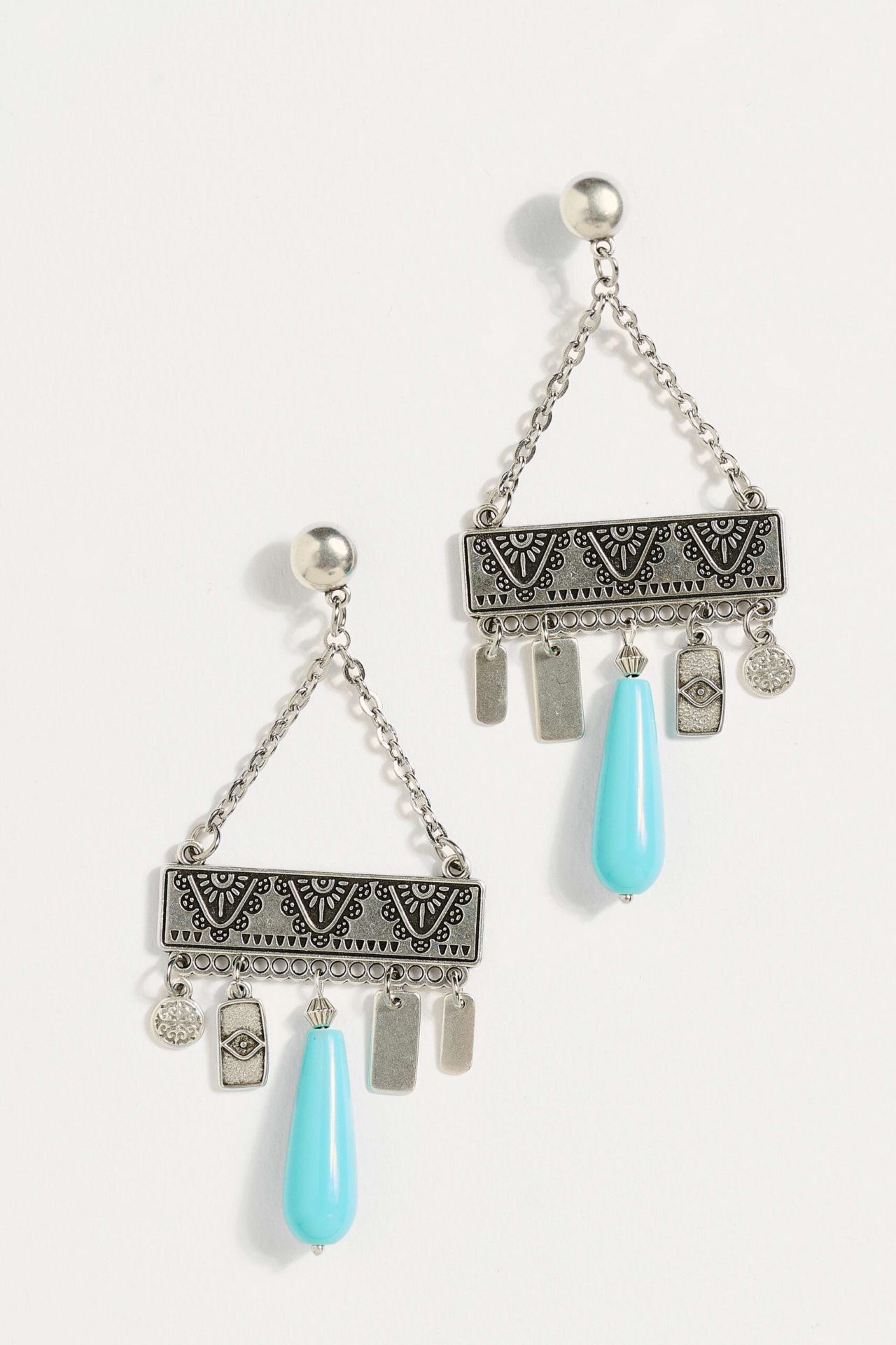 CHROMIS σκουλαρίκι με τυρκουάζ χαολίτη και επάργυρα στοιχεία.