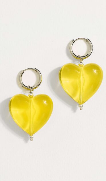 XANTHEIA ατσάλινο σκουλαρίκι με ακρυλίκη διαφάνη καρδιά.